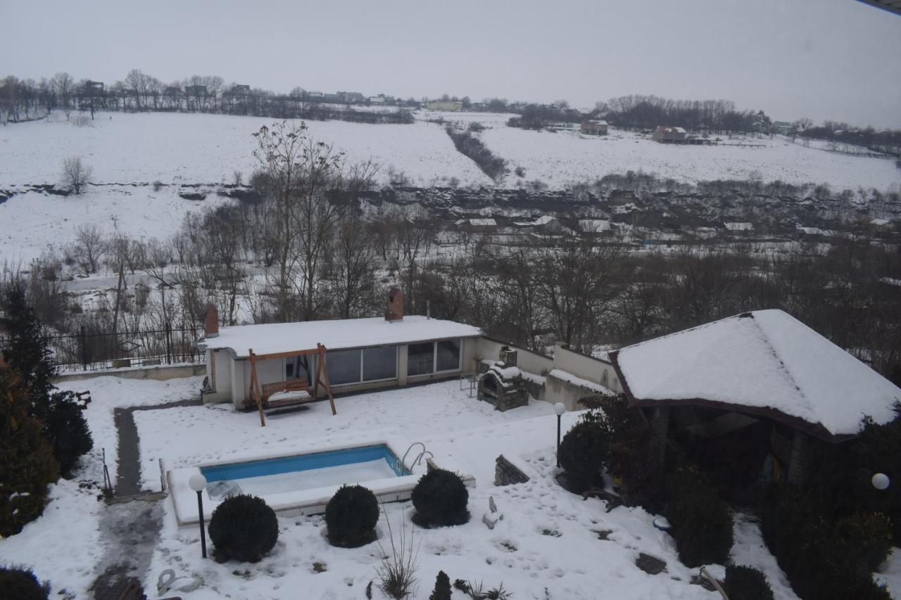 Constancia Kamianets-Podilskyi Exterior foto